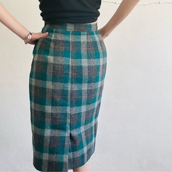 60s VTG Green Plaid Wool High Waisted Schoolgirl Sheath Midi Pencil Skirt - Picture 7 of 10